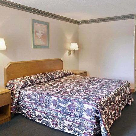 Days Inn Cheraw Стая снимка