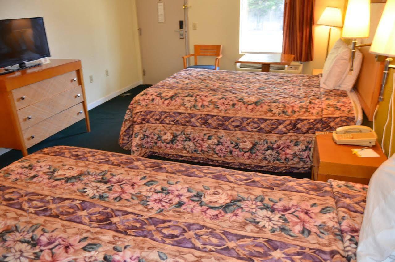 Days Inn Cheraw Екстериор снимка