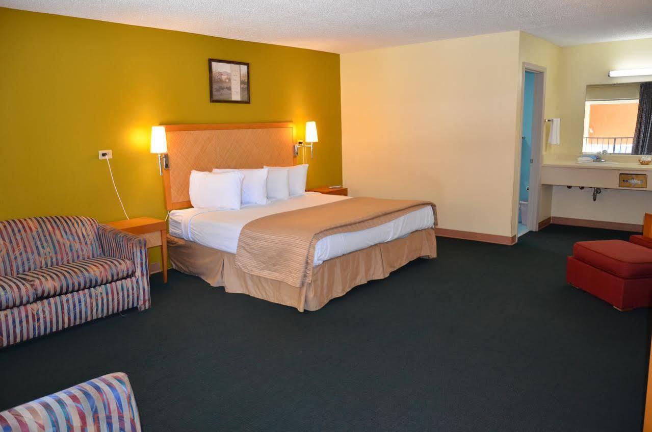 Days Inn Cheraw Екстериор снимка