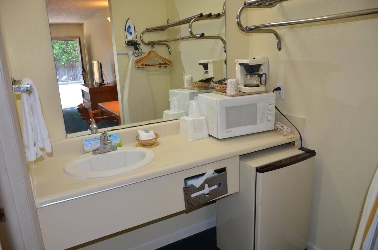 Days Inn Cheraw Екстериор снимка