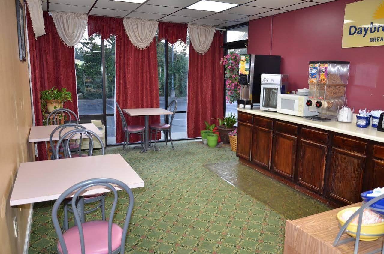 Days Inn Cheraw Екстериор снимка